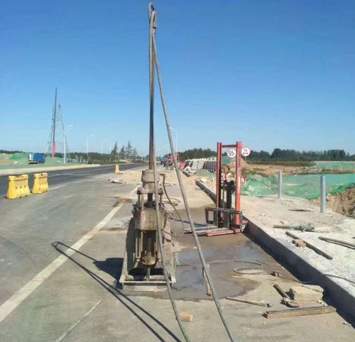 雷波公路高聚物注浆加固